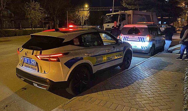 Motosiklete çarpan otomobil olay yerinden kaçtı: 1 yaralı