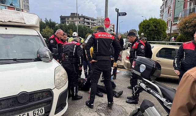 Motosikletli Polis Timi kazaya karıştı: 1 polis yaralı