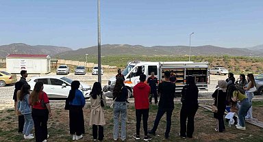 Munzur Üniversitesi öğrencileri afet farkındalığı için bir araya geldi