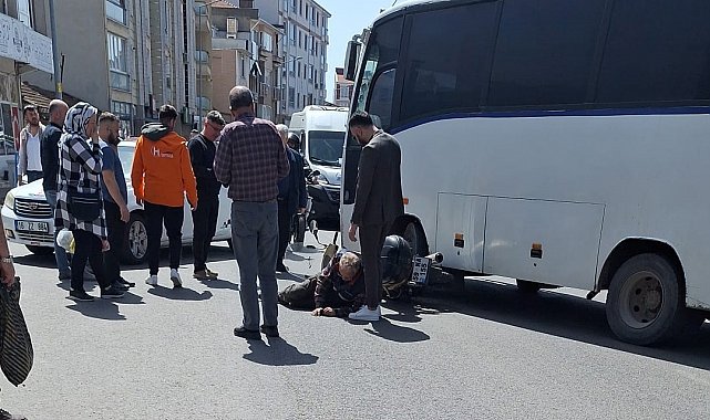 Muratlı'da motosiklet ile minibüs çarpıştı: 1 yaralı