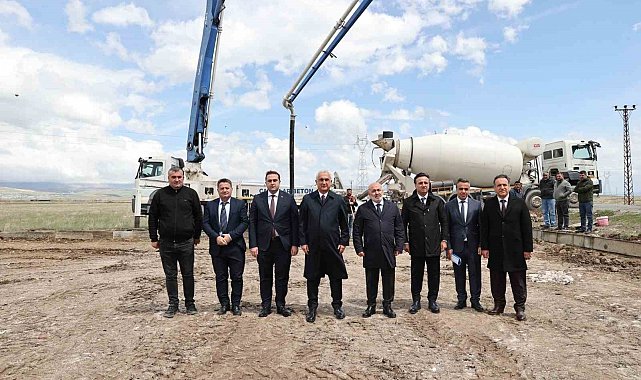 Muş'ta 40 dönüm arazi üzerine hayvan barınağı yapılıyor