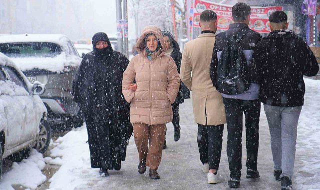 Muş'ta eğitime kar engeli