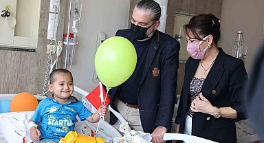 MÜSİAD Antalya'dan kanserle mücadele eden çocuklara bayram hediyesi