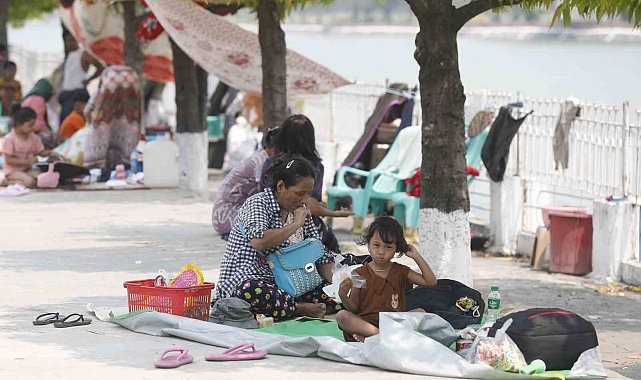 Myanmar'daki depremlerde can kaybı 2 bin 886'ya yükseldi