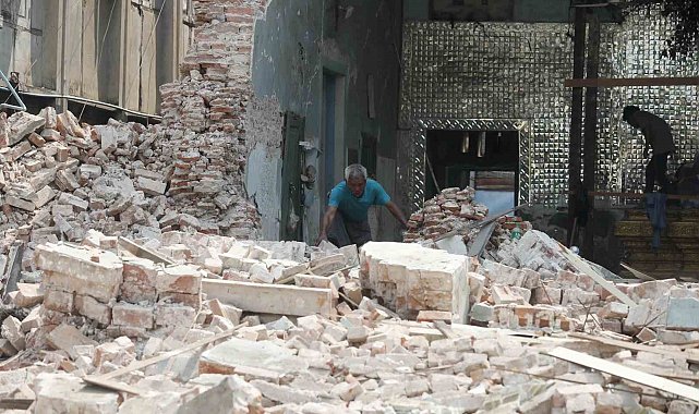 Myanmar'daki depremlerde can kaybı 3 bin 85'e yükseldi