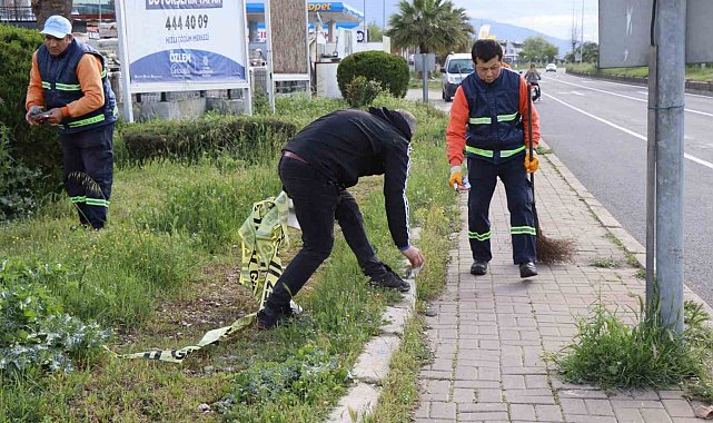 Nazilli Belediyesi'nden karayolunda temizlik çalışması