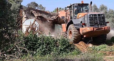 Nazilli'de metruk binaların yıkımı sürüyor
