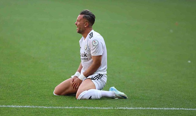 Nesine 2. Lig Beyaz Grup ekiplerinden Altay, 32. haftada evinde karşılaştığı Kepezspor ile 1-1 berabere kalarak, ligin bitimine 2 hafta kala 3. Lig'e düştü.