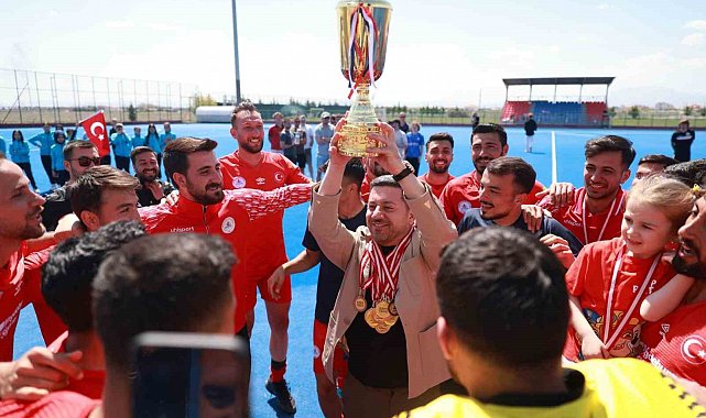Nevşehir Belediyesi SK Hokey Takımı Avrupa şampiyonu oldu