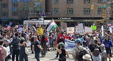 New York'ta binlerce kişi Başkan Trump'ı protesto etti