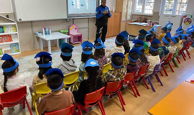 Niğde Emniyeti'nden öğrencilere ve ailelere bilgilendirme faaliyetleri