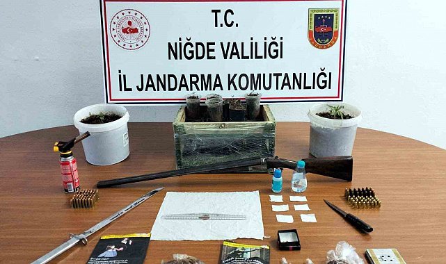 Niğde'de jandarmadan uyuşturucu ve kaçak ürün operasyonu