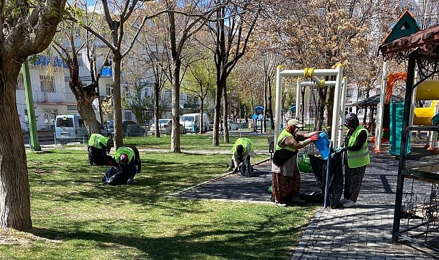 Niğde'de parklarda bahar temizliği başladı