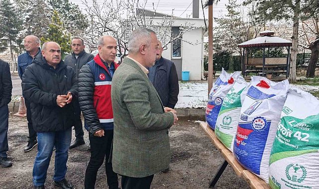 Niğde'de üreticilere yüzde 75 hibeli nohut ve fasulye tohumu dağıtıldı