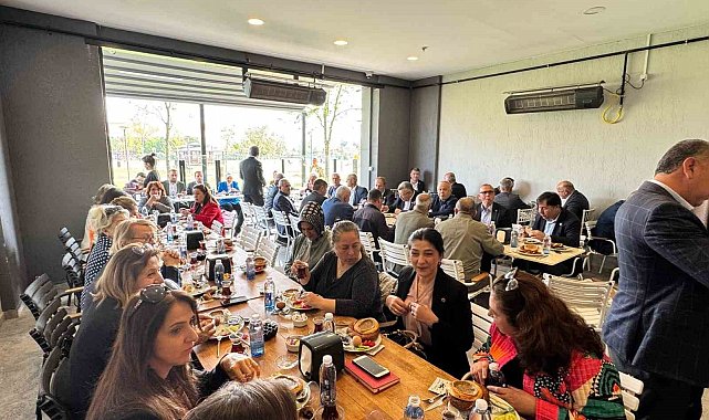 Nilüfer'de muhtarlar ile AK Parti Nilüfer teşkilatı bir araya geldi