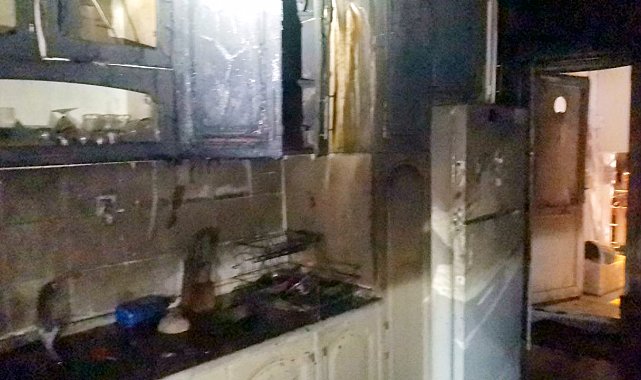 Ocakta unutulan yemek yangına sebep oldu