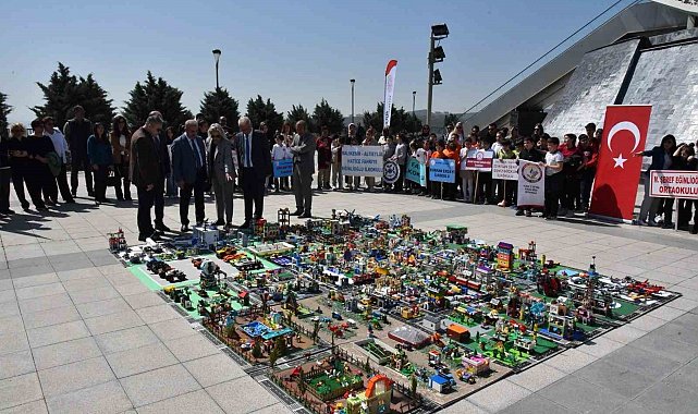 Öğrenciler 23 Nisan coşkusu ile Lego şehir inşa ettiler