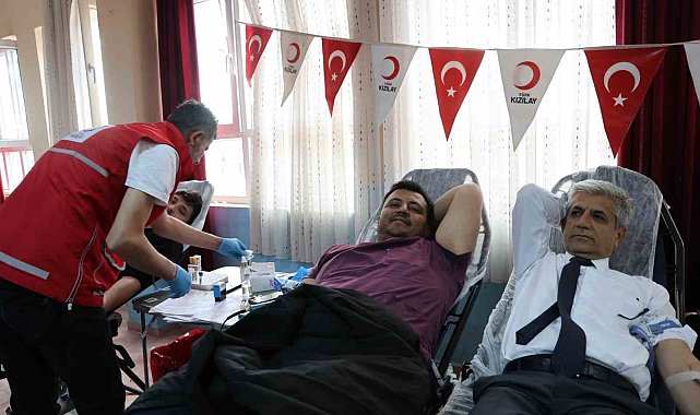 Öğrenciler büyüklere hem umut hem örnek oldu