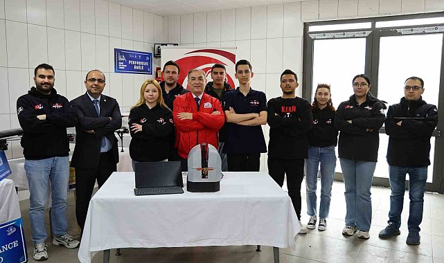 Öğrenciler hava savunma sistemi geliştirdi: 5 santimetrelik cismi vurabiliyor