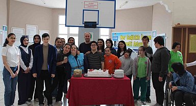 Öğrencilerden rehabilitasyon merkezine anlamlı ziyaret