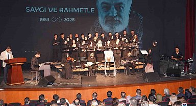 Öğretmenler korosu Kahtalı Mıçe'yi anma gecesi düzenledi