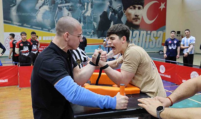 Okul Sporları Bilek Güreşi Türkiye Şampiyonası Manisa'da başladı