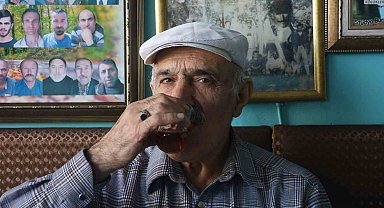 Ölenleri bir yanda kalanları diğer yanda sergiliyor