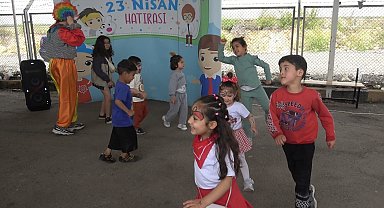 Öncüpınar Gümrük Kapısında Suriyeli çocukların 23 Nisan coşkusu