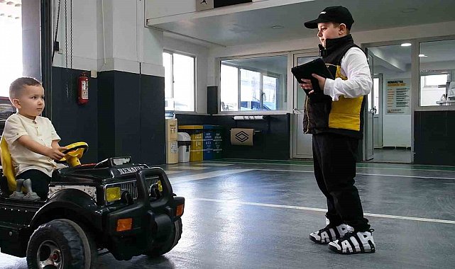 Önlüğü giyen minikler, ustalığa soyundu