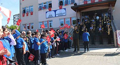 Ordu'da bin 25 öğrenci bando coşkusuna eşlik etti