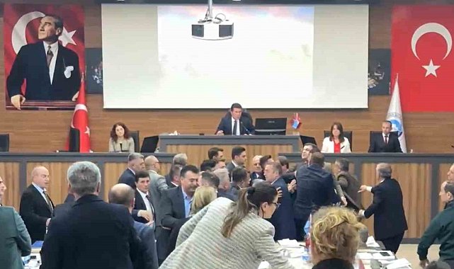 Ortahisar Belediyesi meclisinde kavga
