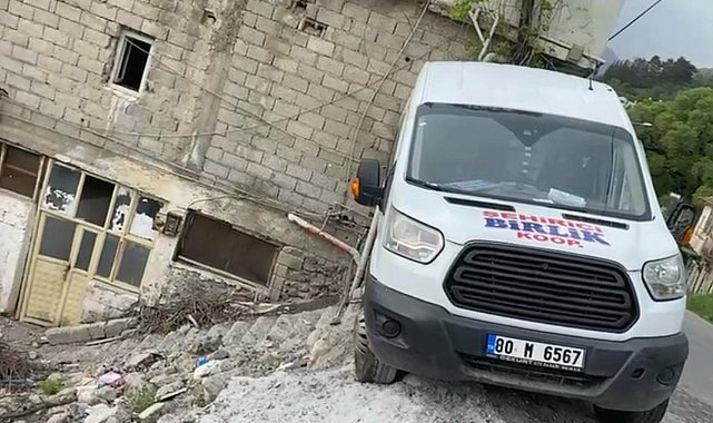 Osmaniye'de okul servisi ile otomobil çarpıştı: 9'u öğrenci 11 yaralı
