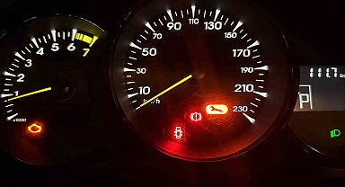 Oto tamir ustası, arıza ikaz ışıklarının dikkate alınması uyarısında bulundu