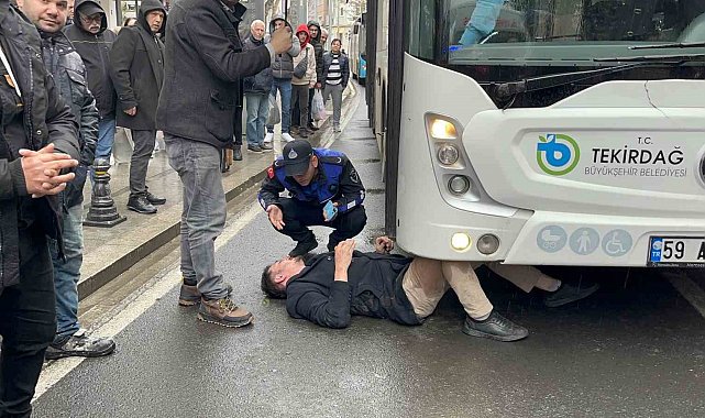 Otobüsün önüne atlayan şahıs yürekleri ağza getirdi
