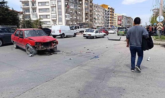 Otomobil ile motosiklet çarpıştı: 1 yaralı