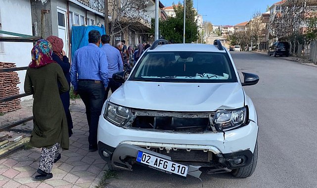 Otomobil ile motosiklet çarpıştı: 2 yaralı