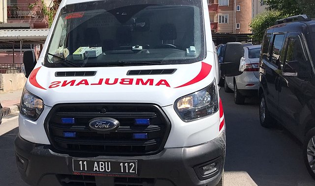 Otomobil yayanın ayağının üzerinden geçti