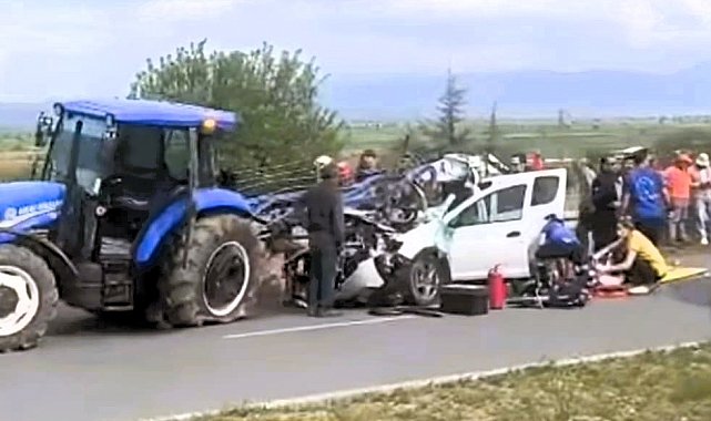 Otomobilin traktöre çarptığı kazada ağır yaralanan kadın kurtarılmadı