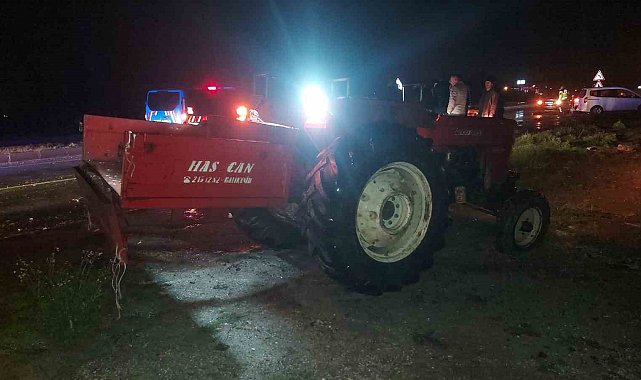 Otomobilin traktörle çarpıştığı kazada 5 kişi yaralandı