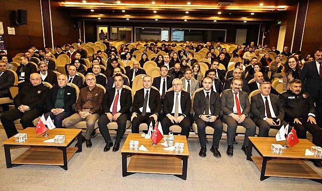 Özdemir: "Sihirli kelimemiz girişimcilik"