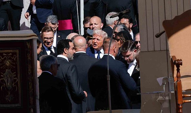 Papa Franciscus, 400 bin kişi tarafından son yolculuğuna uğurlandı