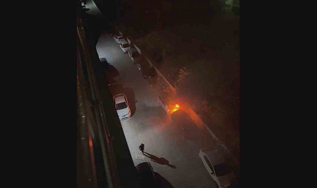 Park halindeki otomobilde korkutan yangın