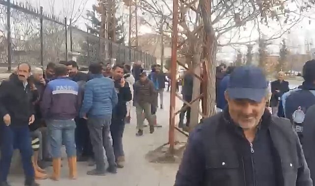 Patnos Belediye'si işçileri ödenmeyen maaşlara karşı ses yükseltti