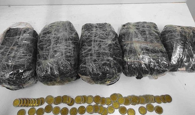 Piyasa değeri 430 bin TL: Sahte 5 bin adet madeni 2 euro ele geçirildi