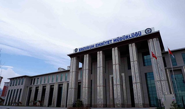 Polis kaza kurşunu ile arkadaşını yaraladı