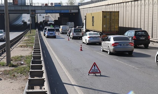 Polis şüphelenip kimlik sordu, kaçan şahıs alt geçit köprüsü üzerinden yola atladı
