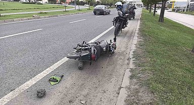 Polisten kaçan motosikletli kazaya karıştı, yaralanan sürücü ehliyetsiz çıktı