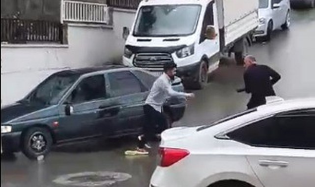 Pompalı tüfekle saldırdı, silah tutukluk yaptı: O anlar kamerada