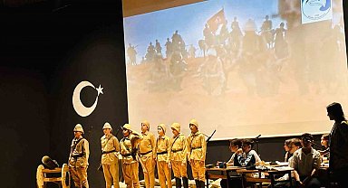 "Bir Destandır Kut'ül Amare" oyunu tiyatroseverlerle buluştu