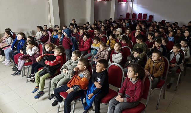 "Bir Hikaye Bin Neşe" şehrin dört bir yanındaki çocuklara mutluluk götürüyor
